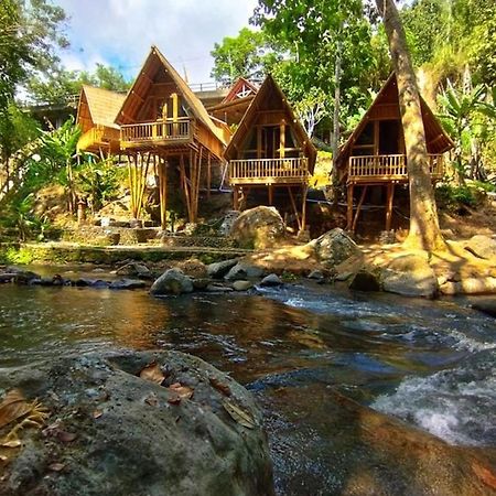 Aksha Riverside Ubud Tampaksiring エクステリア 写真