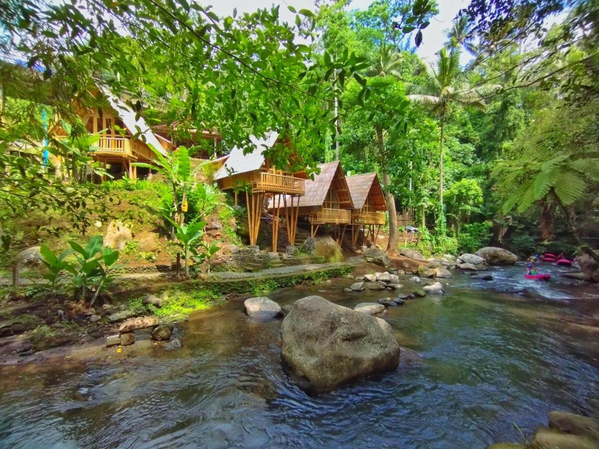 Aksha Riverside Ubud Tampaksiring エクステリア 写真